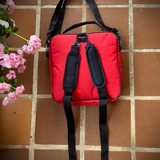 Funda cadrada vermella con detalles en negro para pandeireta - Imaxe 2