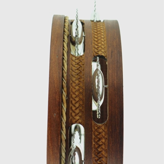 Pandeireta de 9 pares cor marrón decorada con trenzado celta e coiro rústico - Imaxe 2